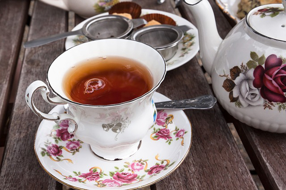 beneficiile ceaiului de pelin